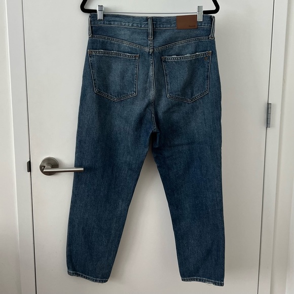 Madewell Mom Jean “The Momjean” in Medium Wash Denim Size 29P - Picture 2 of 3